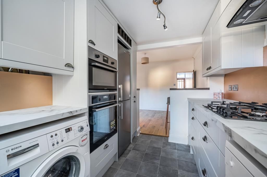 Property photo 3 of 21 Kitchen