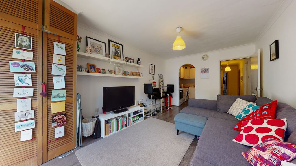 Property photo 3 of 7