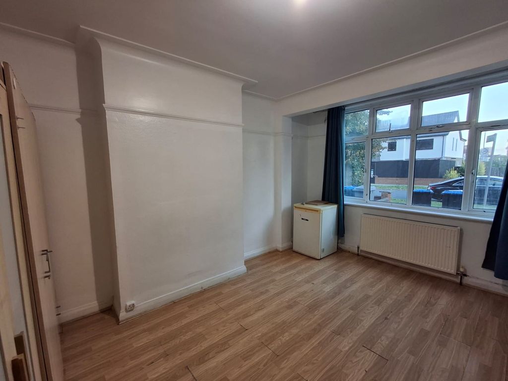 Property photo 2 of 3