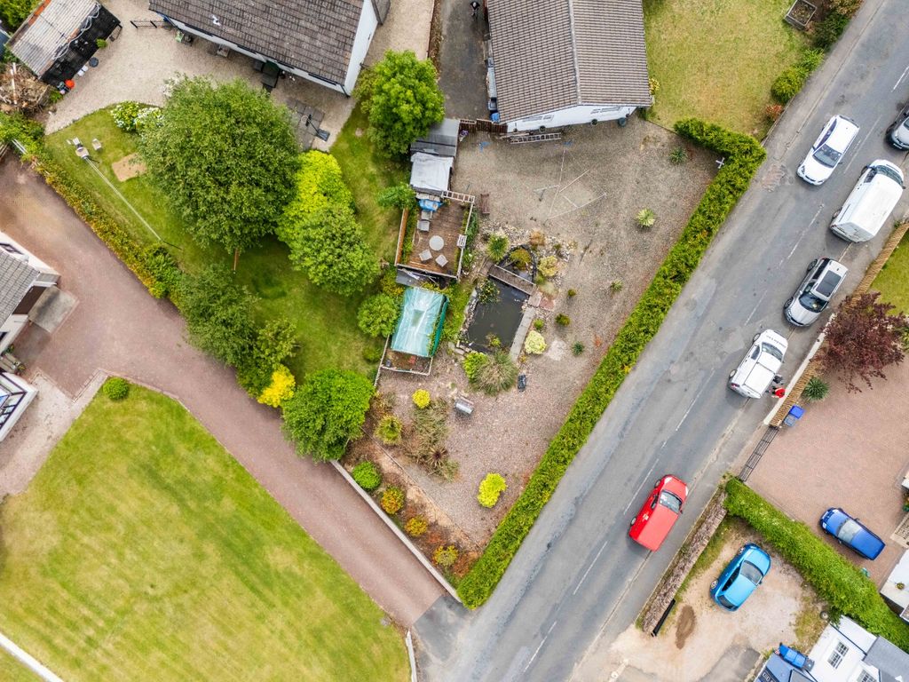 Property photo 2 of 13 3709044