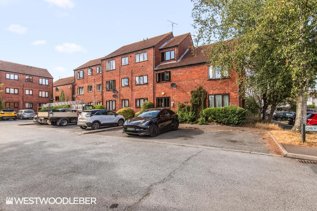 Property photo 1 of 10 Chilworthgate_10.Jpg