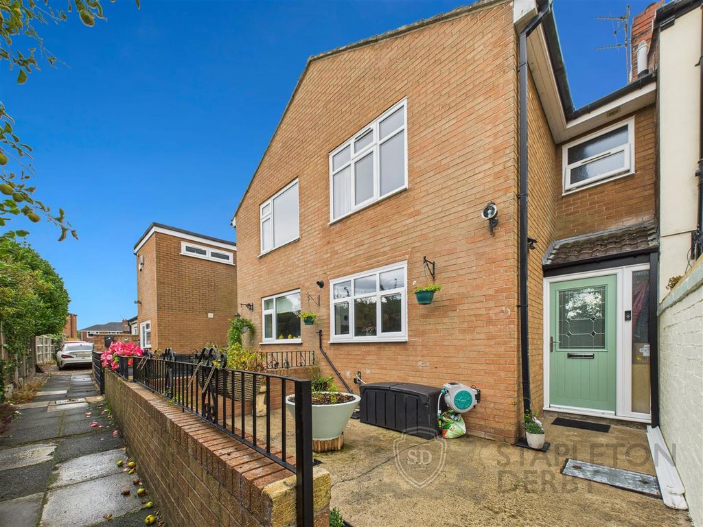 Property photo 1 of 19 Cam04709G0-Pr0236-Still004.Jpg