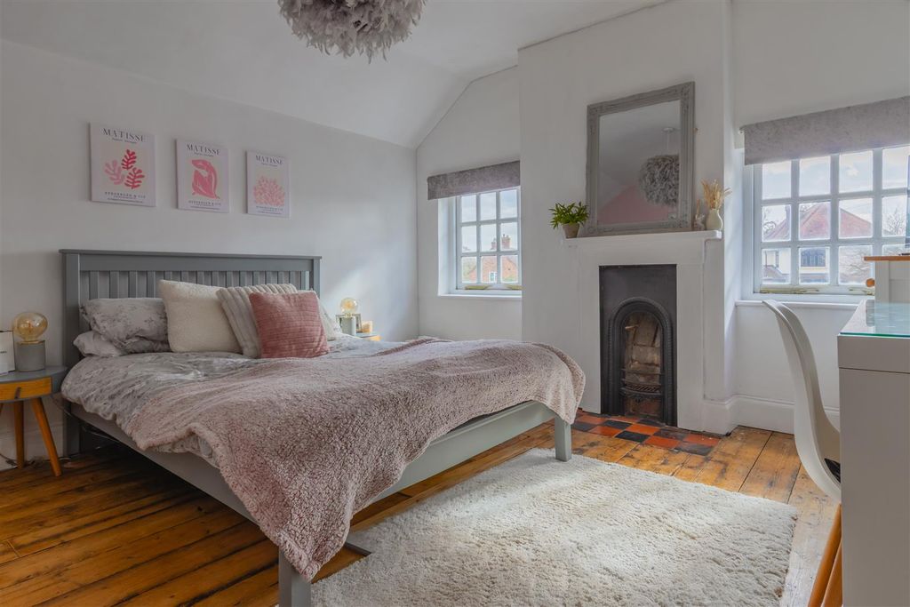 Property photo 3 of 29