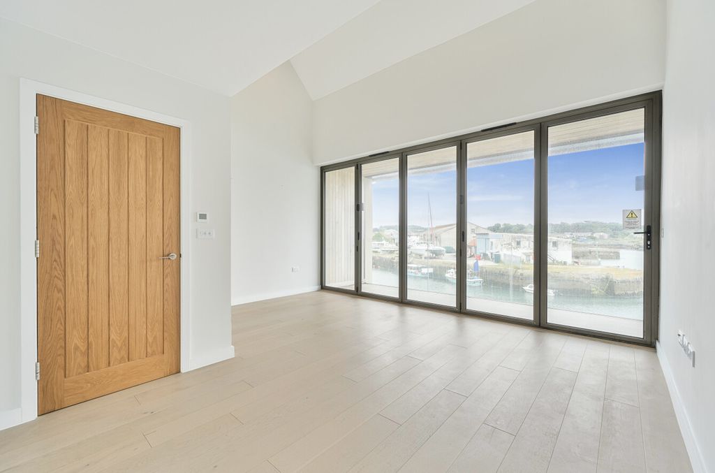 Property photo 2 of 21 1315342-16-685Ab9...