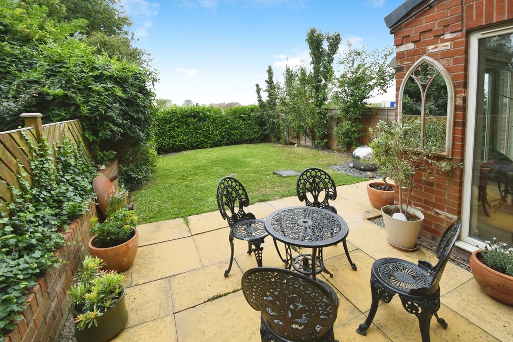 Property photo 2 of 22
