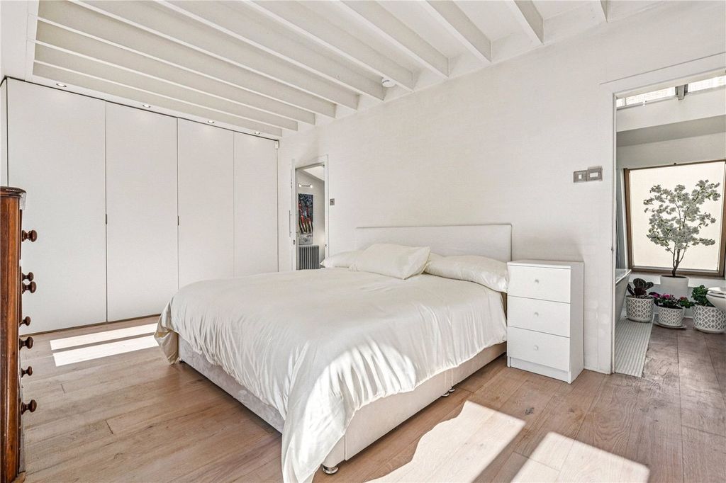 Property photo 3 of 10 Picture No. 30