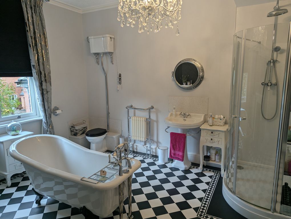 Property photo 2 of 35 Bathroom