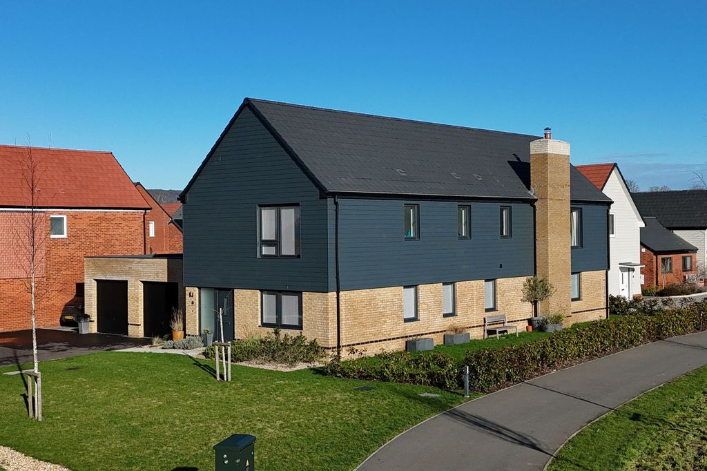 Property photo 1 of 23