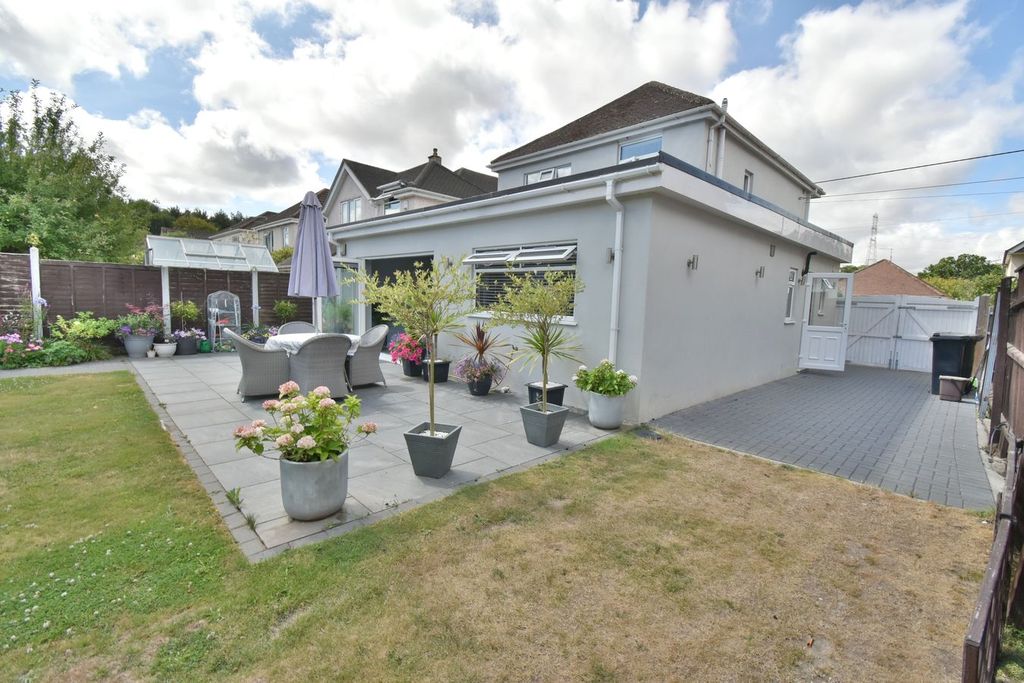 Property photo 3 of 31