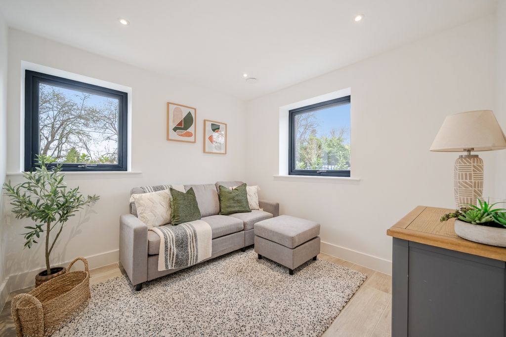 Property photo 2 of 13 Snug