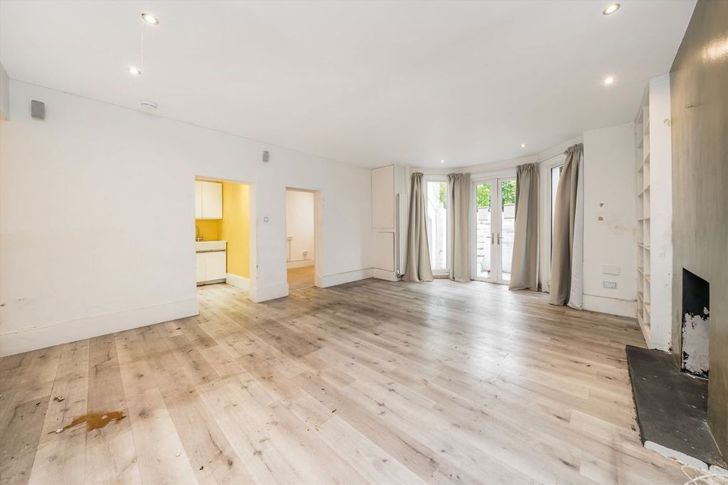 Property photo 2 of 5