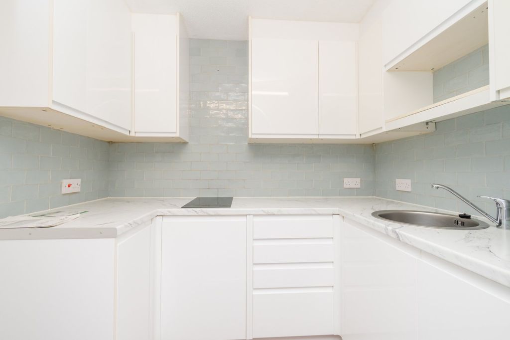 Property photo 3 of 9 Picture 3