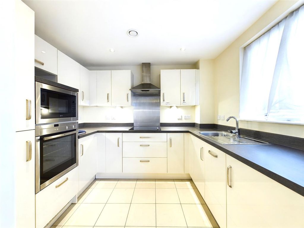 Property photo 3 of 11 Kitchen.Jpg