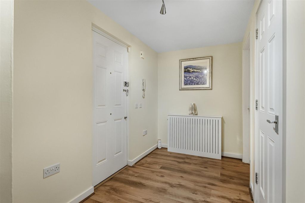 Property photo 3 of 14 6_64840.Jpg