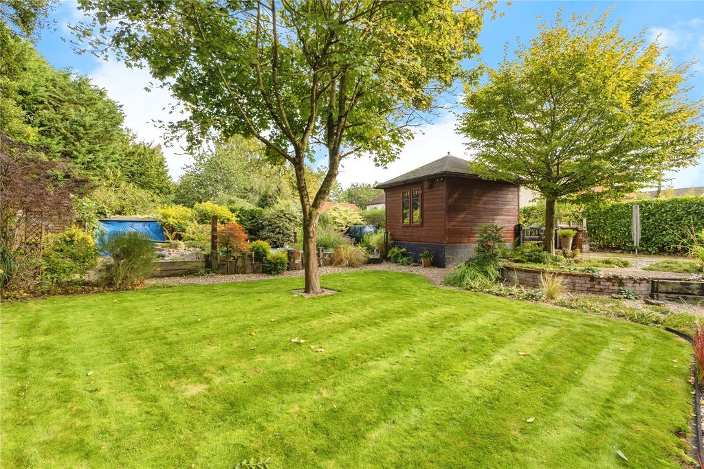 Property photo 2 of 29 Picture No. 23