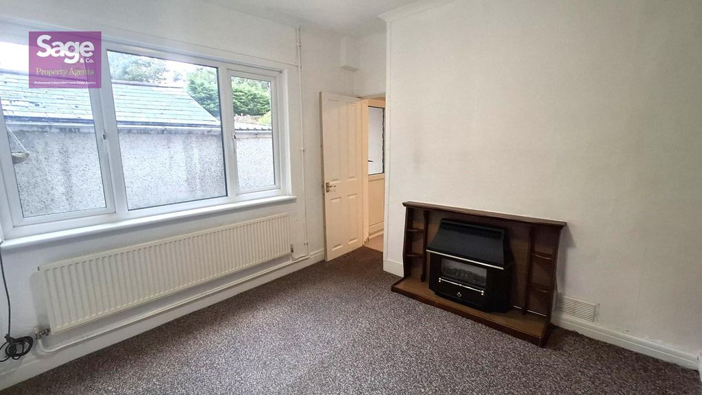 Property photo 3 of 37