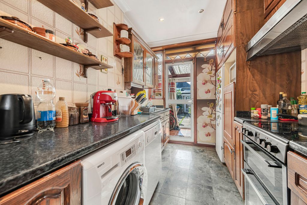 Property photo 3 of 13 Kitchen
