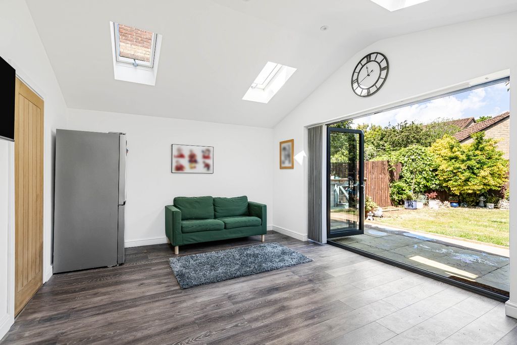 Property photo 2 of 23 5147391