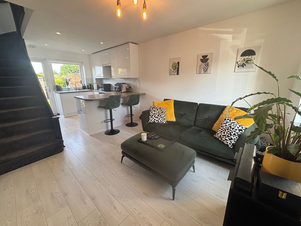 Property photo 1 of 6 Photo 2