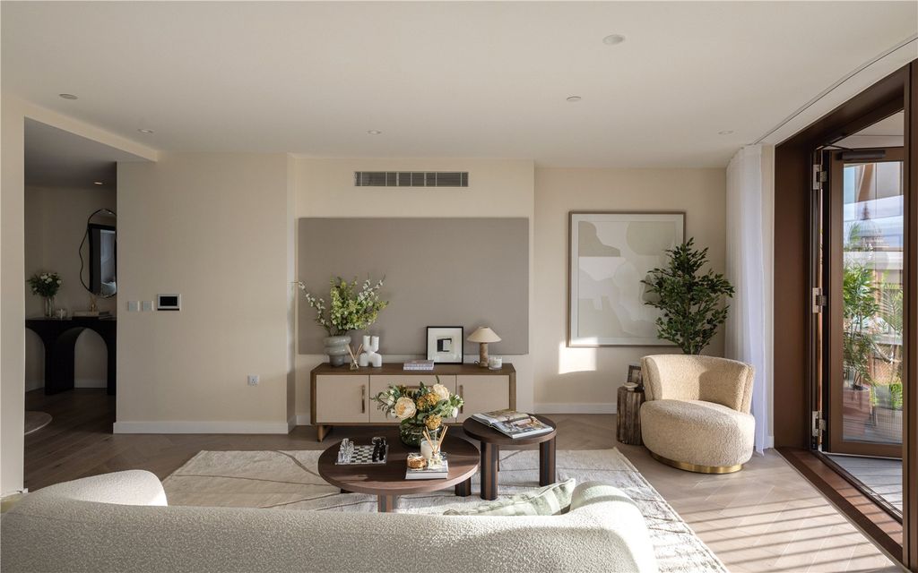 Property photo 2 of 25 Reception