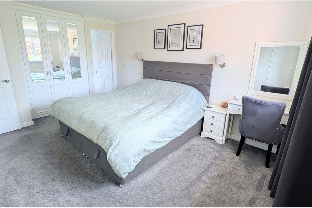 Additional image 9 of 4 bed detached house for saleLinnet Close, Littlehampton BN17