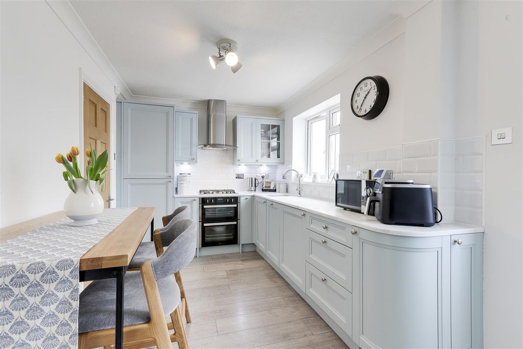 Property photo 3 of 20 4256.Jpg