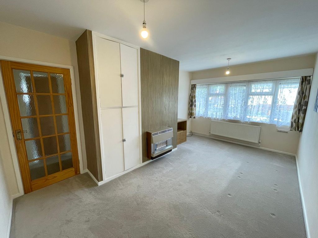 Property photo 2 of 8 View