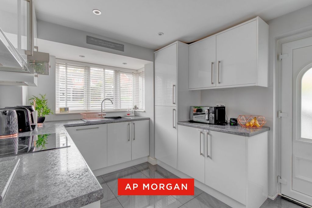 Property photo 2 of 13 Picture No. 19