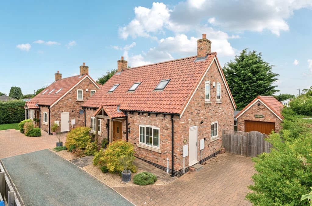 Property photo 1 of 23 -68469B1F6c05E-l-1304796-5-6843280c44c40-Arw