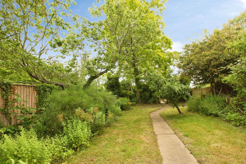 Property photo 2 of 19