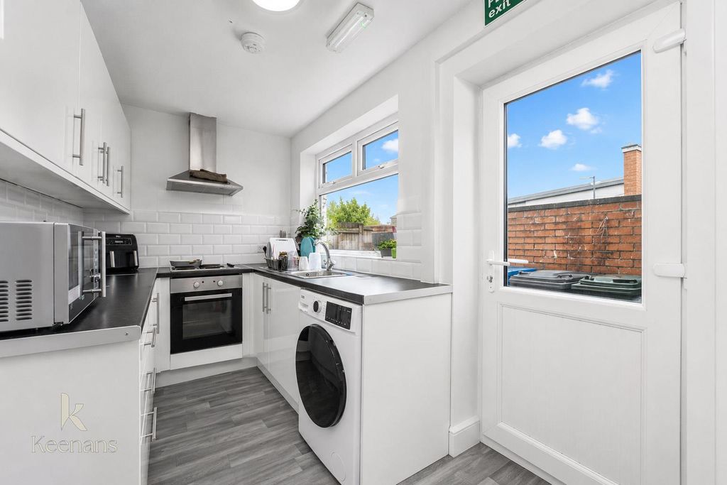 Property photo 2 of 17 56-16.Jpg