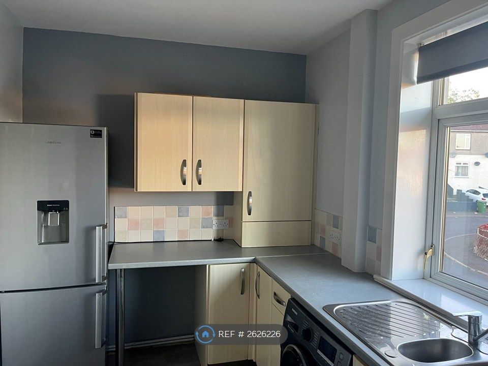 Property photo 3 of 6 Kitchen