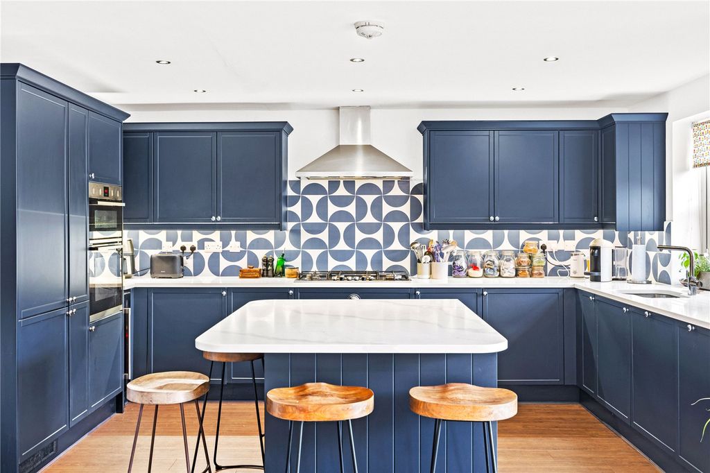 Property photo 3 of 33 Picture No. 44