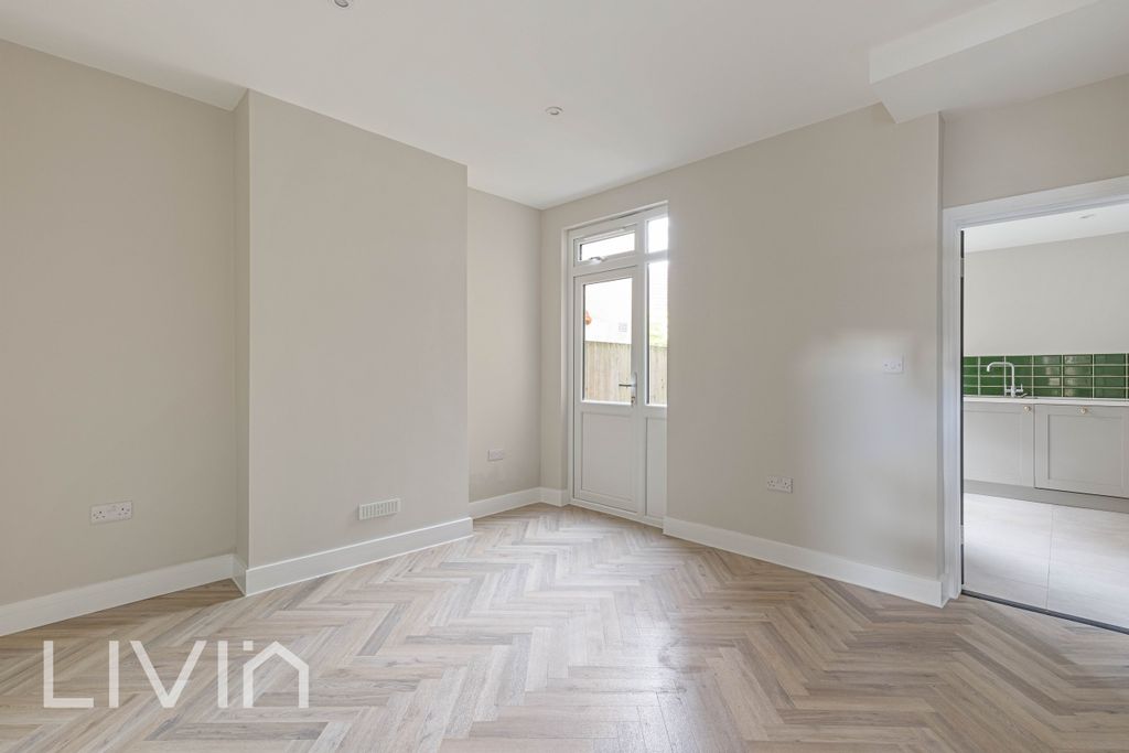 Property photo 3 of 13 3