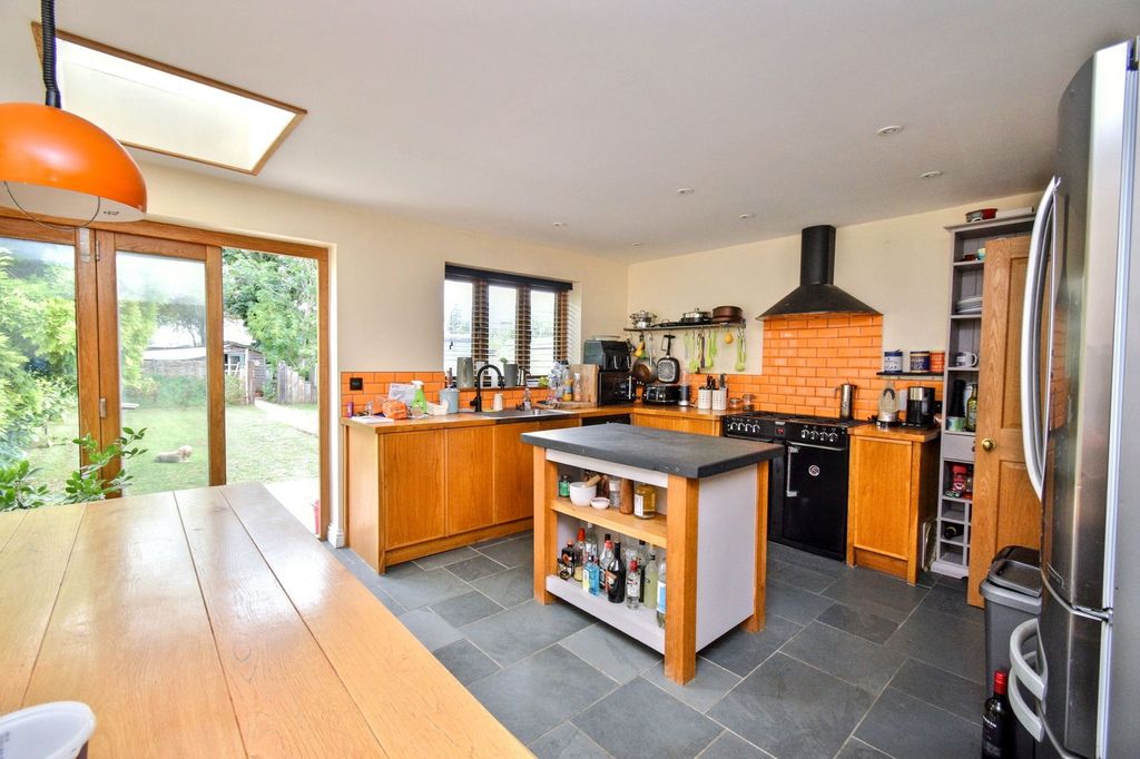 Property photo 3 of 22