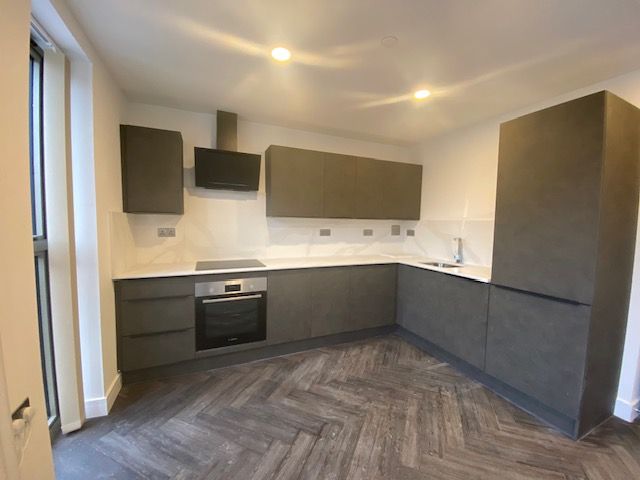 Property photo 2 of 8 Kitchen