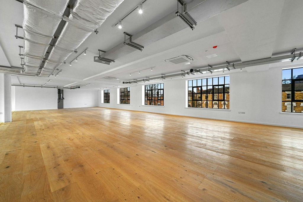 Property photo 1 of 17 Cat A