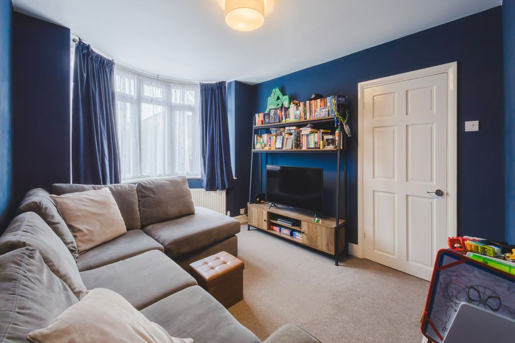 Property photo 3 of 21 4749723