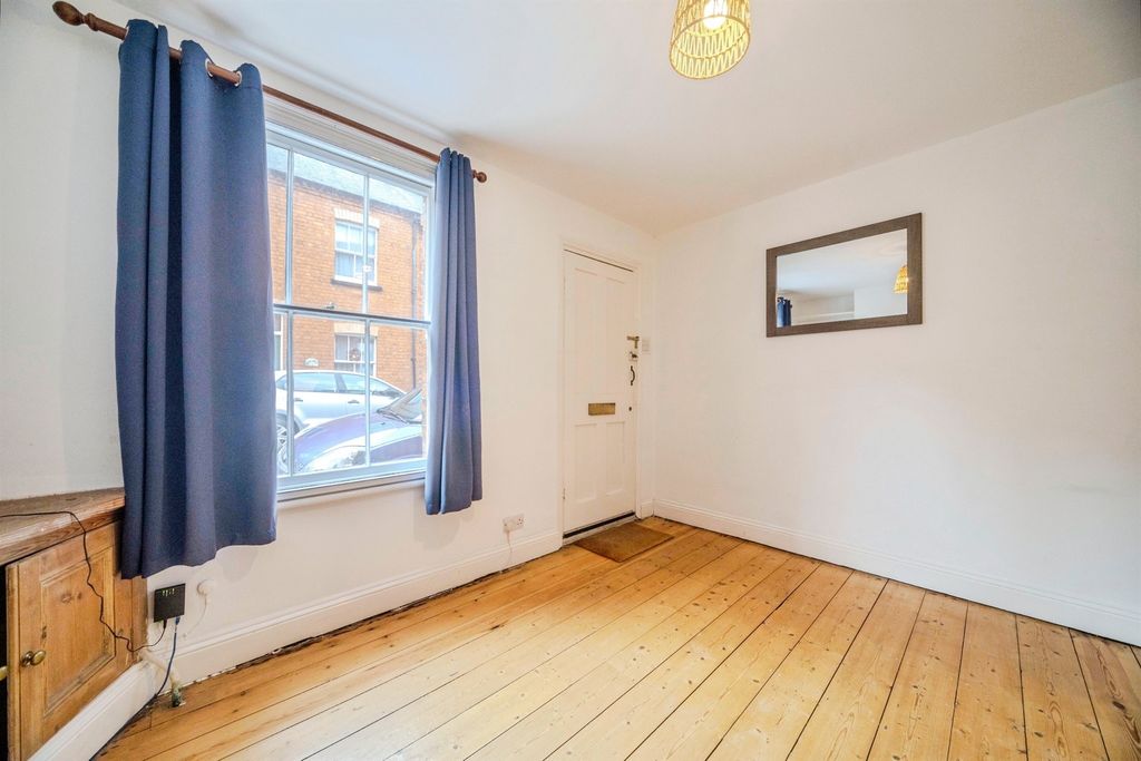 Property photo 2 of 24