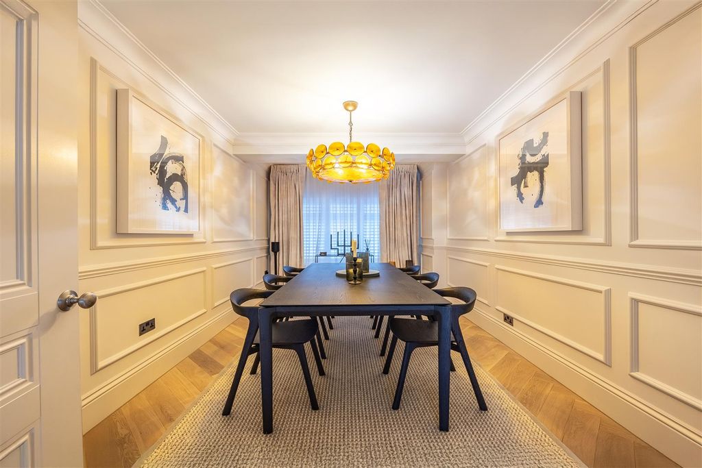 Property photo 3 of 24 Dining Room