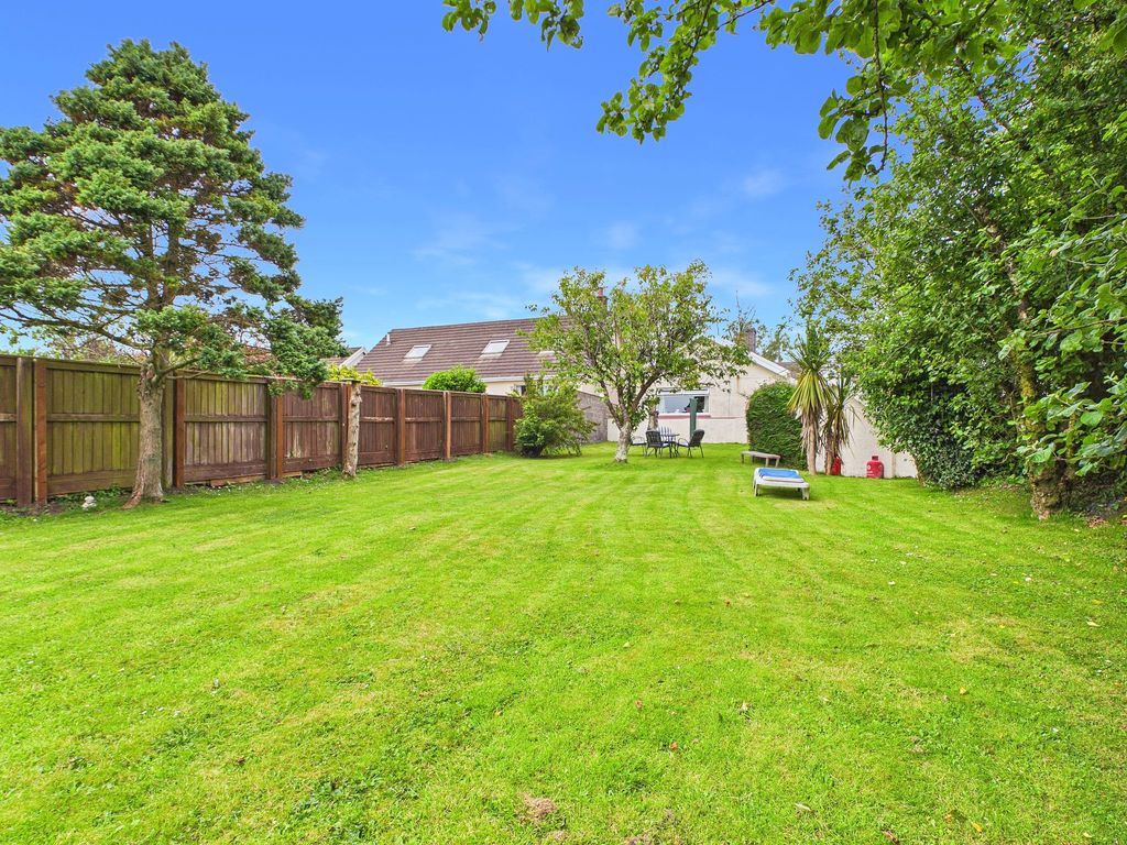 Property photo 2 of 25