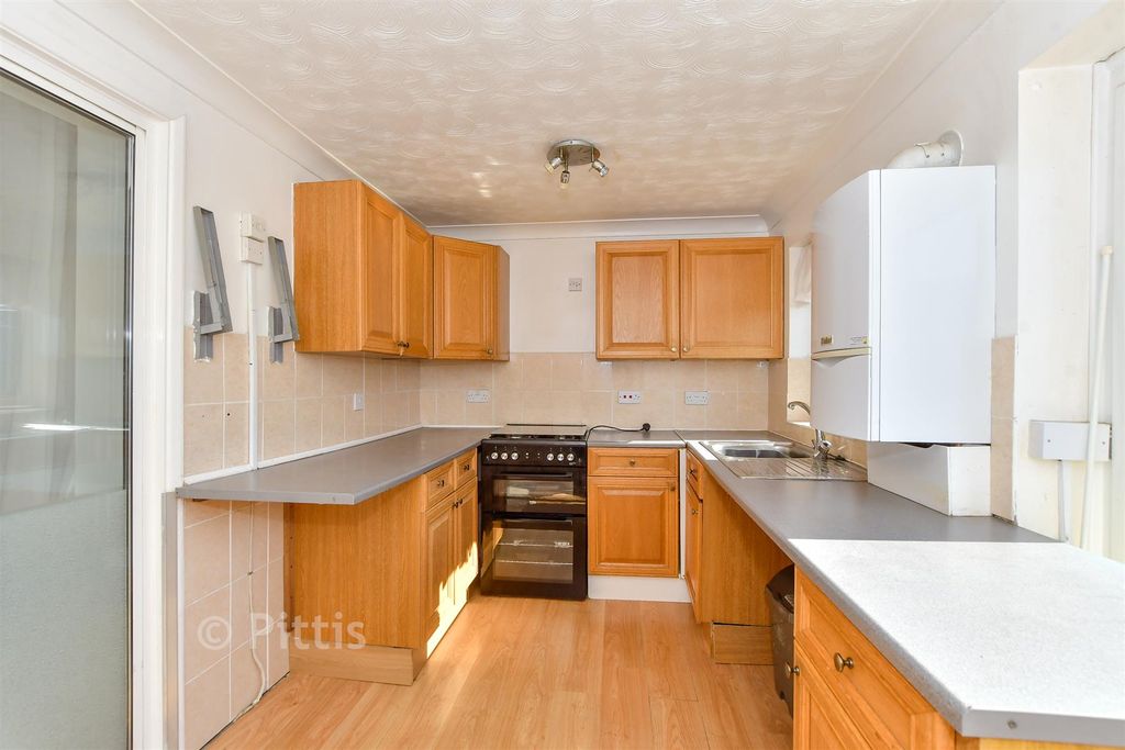 Property photo 3 of 13 Kitchen