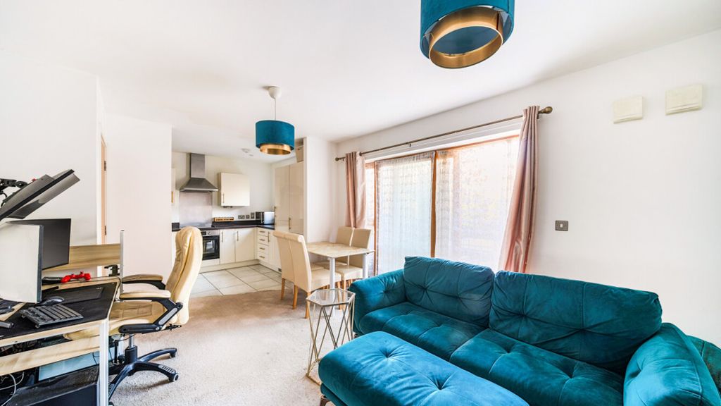 Property photo 2 of 18