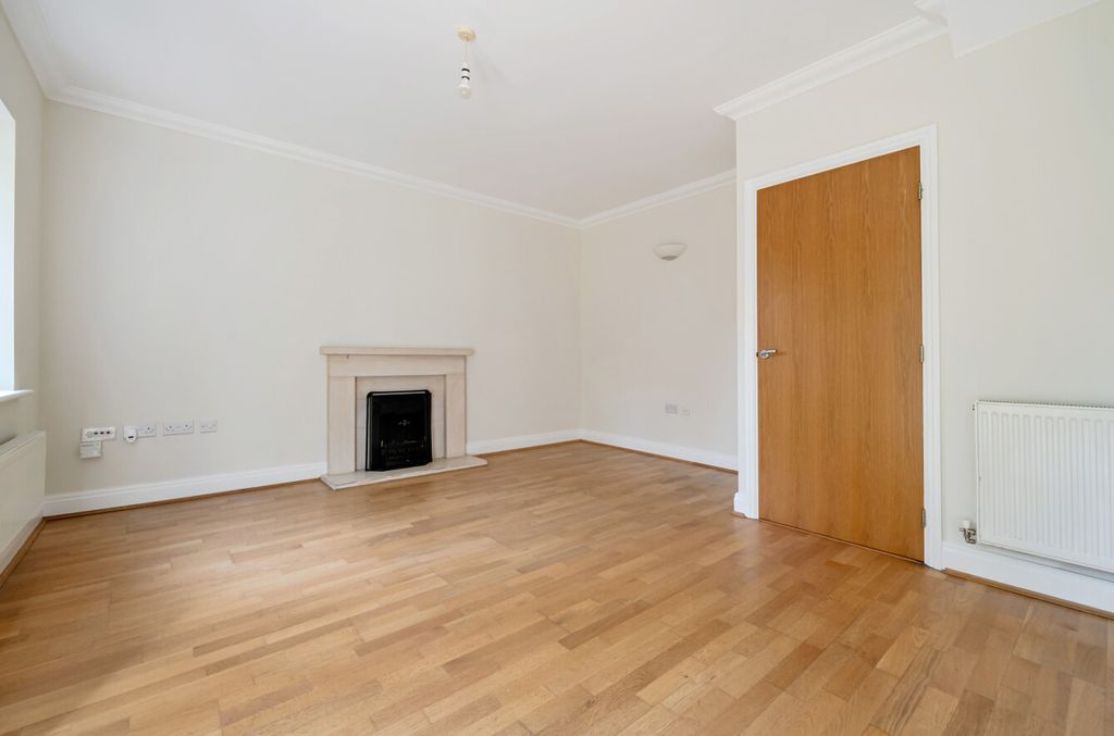 Property photo 3 of 15 1336916-24-689A17...