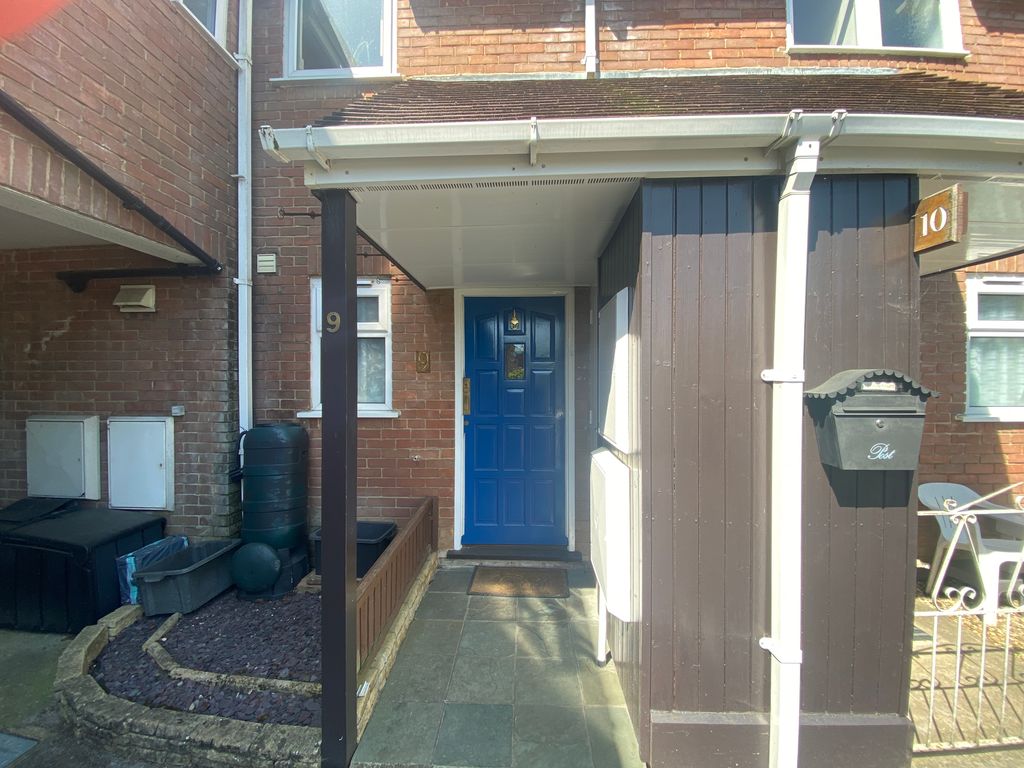 Property photo 2 of 9