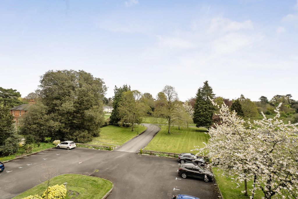 Property photo 2 of 19 Parkland Views To The Front