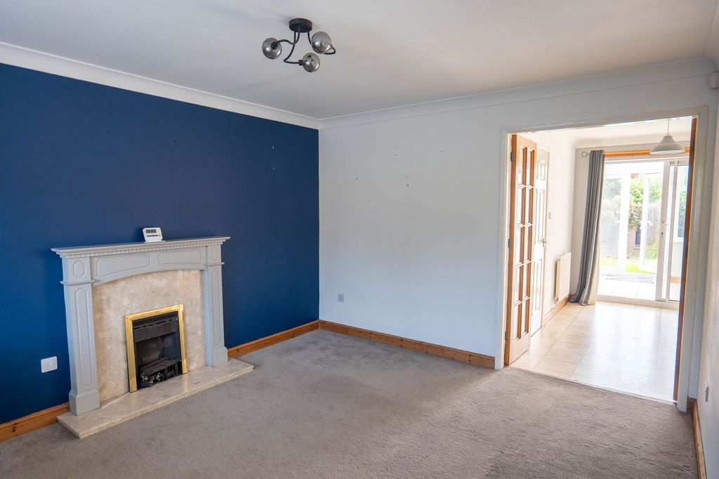Property photo 3 of 32