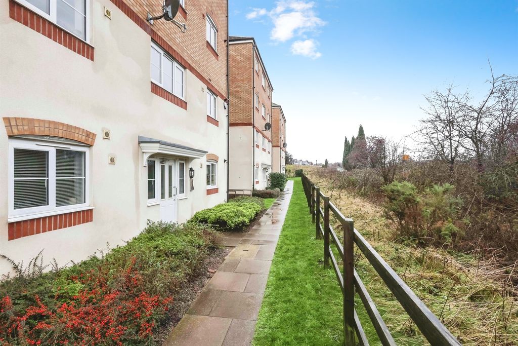 Property photo 3 of 19