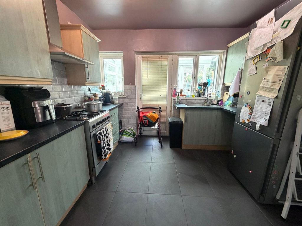 Property photo 2 of 10 Picture No. 04