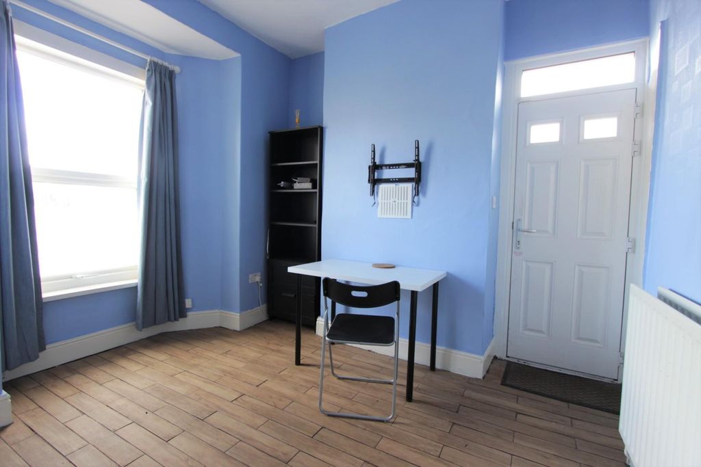Property photo 2 of 10 3. Dining Room (1).Jpg